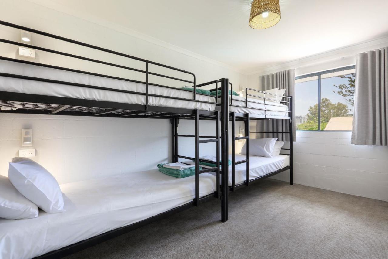 Abode Mooloolaba, Backpackers & Motel Rooms Extérieur photo