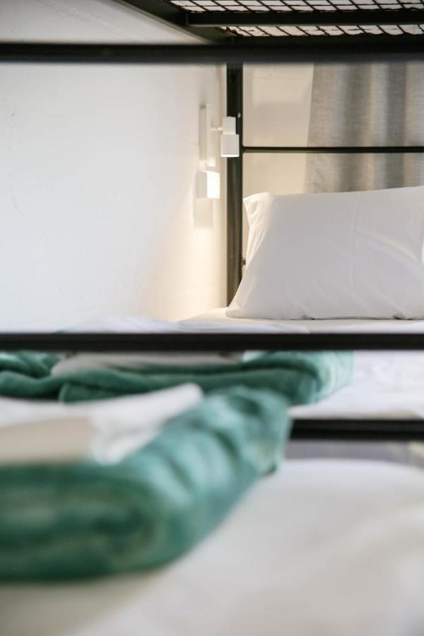Abode Mooloolaba, Backpackers & Motel Rooms Extérieur photo